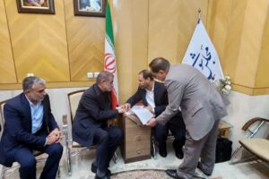 دیدار دکتر جوکار با وزیر آموزش و پرورش جهت پیگیری مشکلات فرهنگیان استان یزد