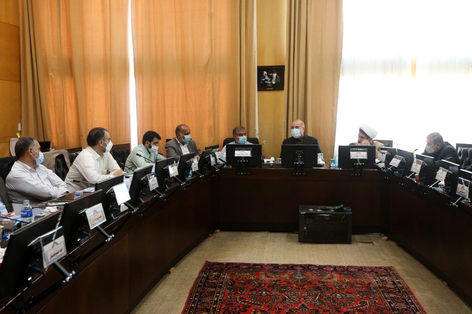 نشست کمیسیون امورداخلی کشور و شوراهای مجلس شورای اسلامی با حضور رئیس مجلس