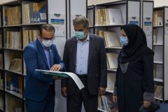 بازدیددکتر جوکار از کتابخانه مرکزی یزد وبررسی مشکلات کتابخانه های استان