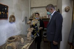 گزارش تصویری بازدید دکتر جوکار از کارگاه های صنایع دستی هنرمندان یزدی